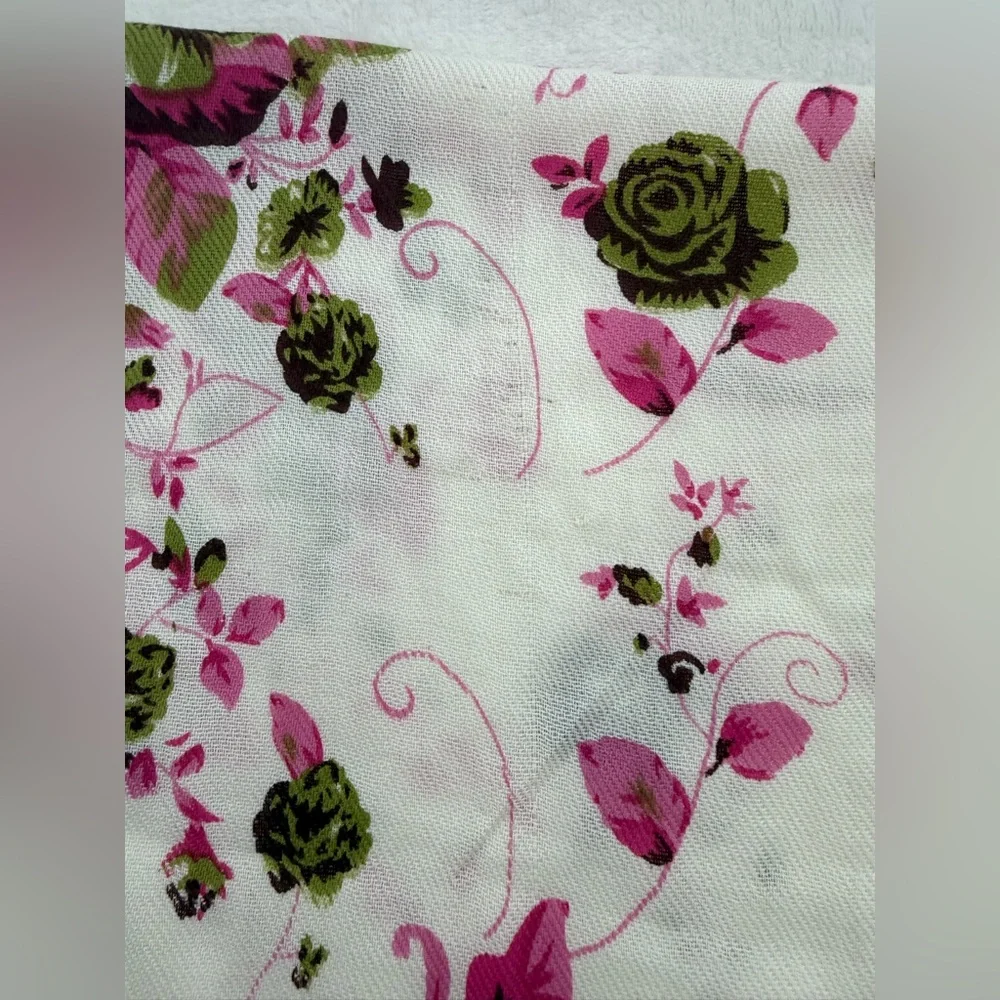 Pashmina ivory floral scarf with pink and green roses